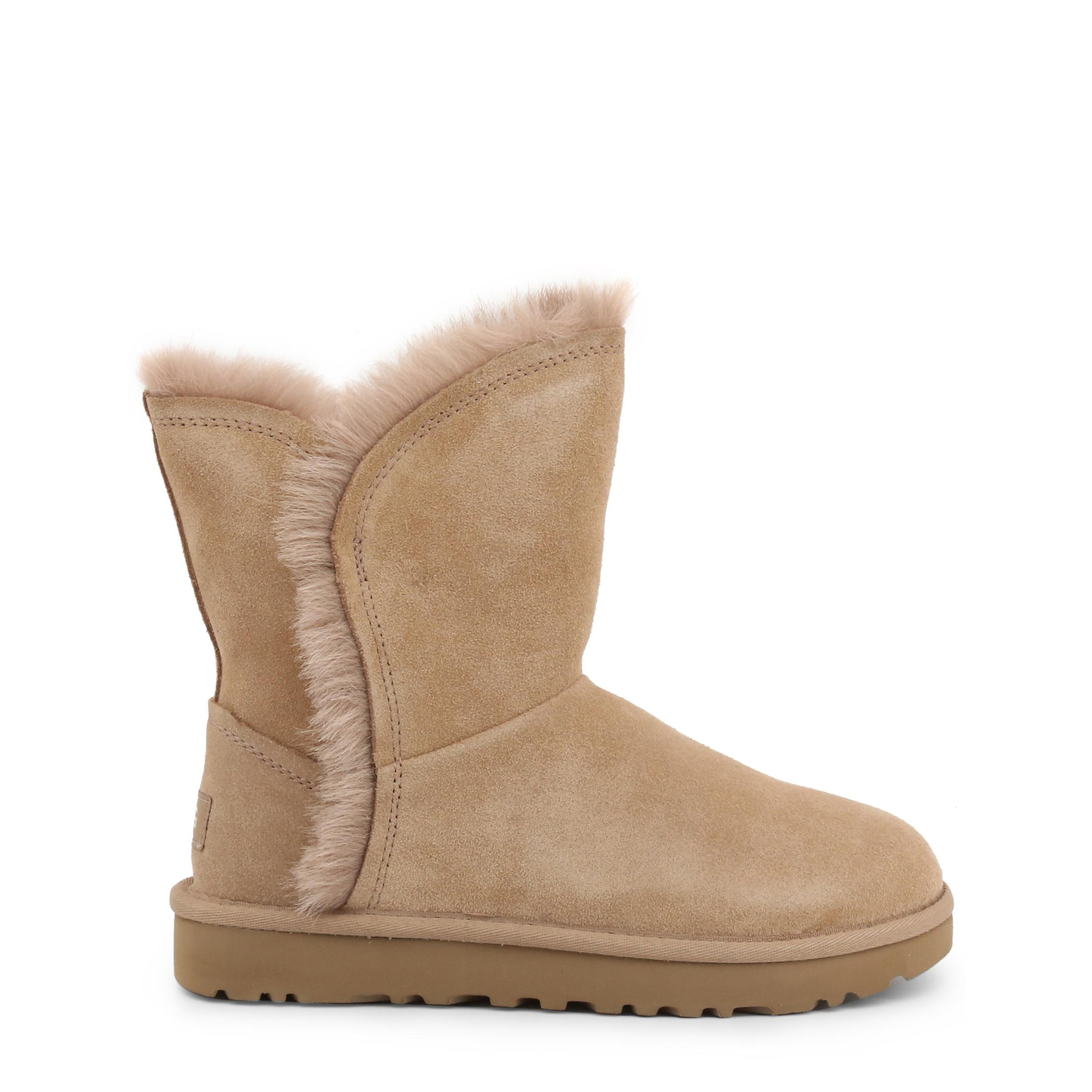 Угги женские 37. Угги женские. UGG Low. В уггах. Woolrich ботинки женские.