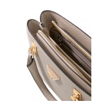 Снимка  на Дамска чанта GUESS 