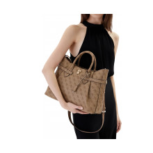 Снимка  на Дамска чанта GUESS 