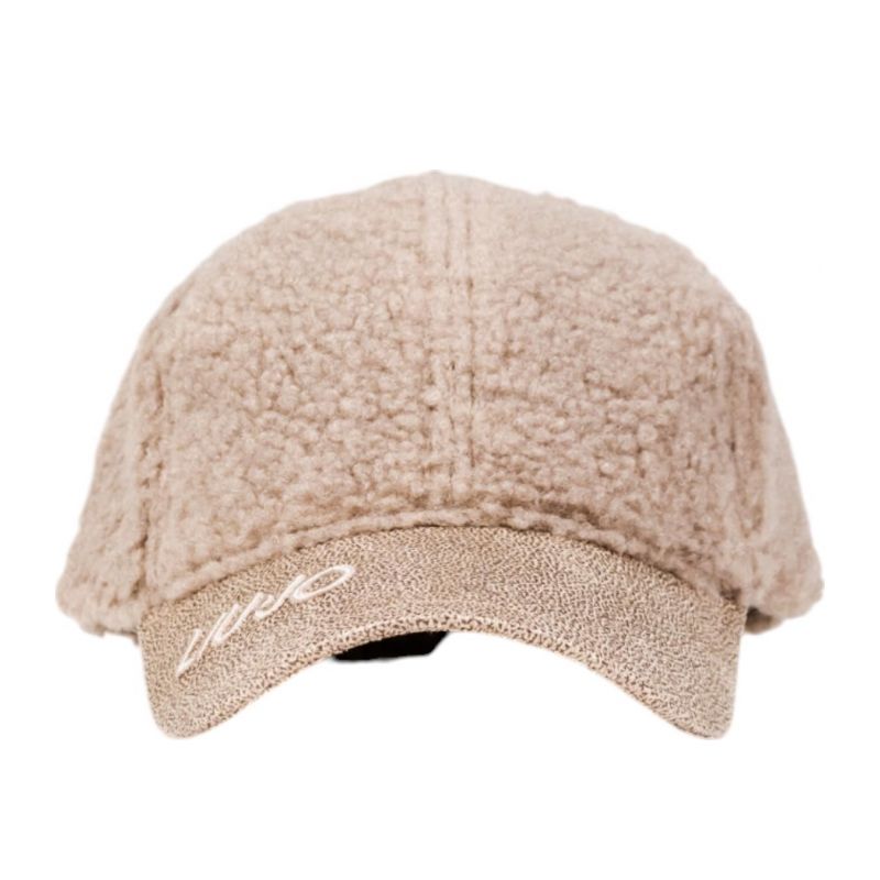 Дамски шапки