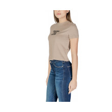 Снимка  на Дамска тениска CALVIN KLEIN 