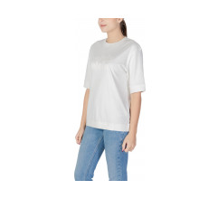 Снимка на Дамска тениска CALVIN KLEIN