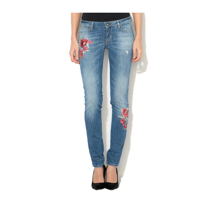 Снимка на Дамски дънки GUESS 
