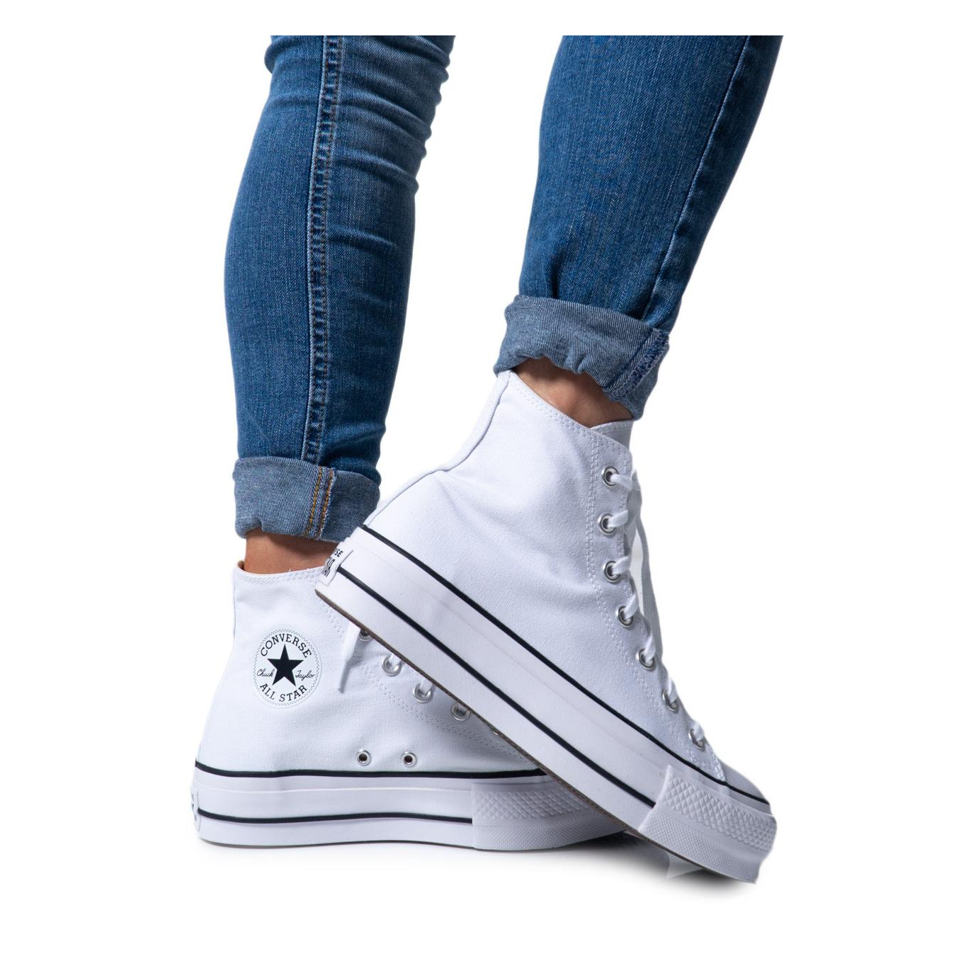 Снимка на Дамски маратонки CONVERSE