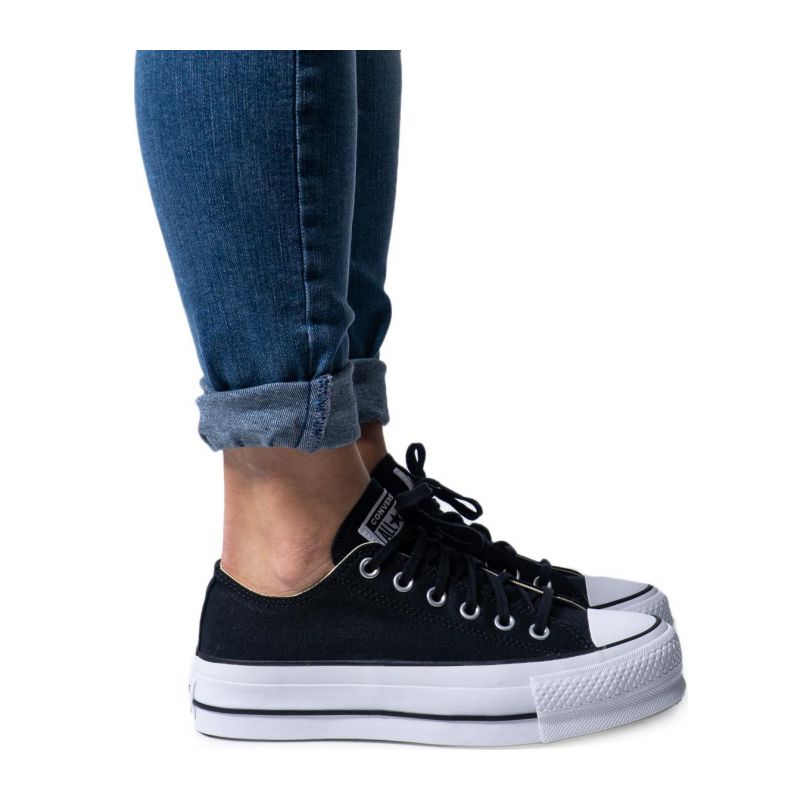 Снимка на Дамски маратонки CONVERSE 