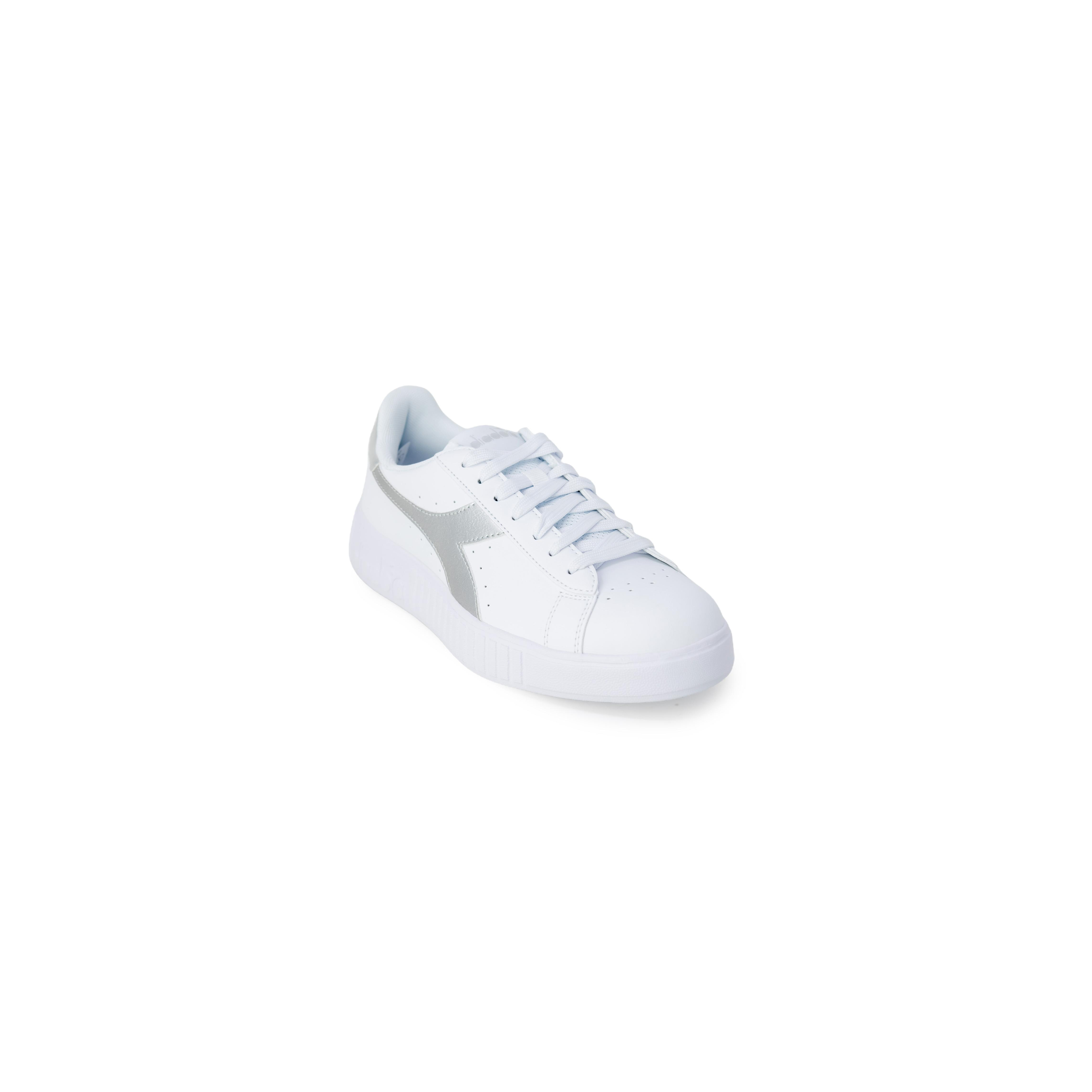 Снимка на Дамски маратонки DIADORA