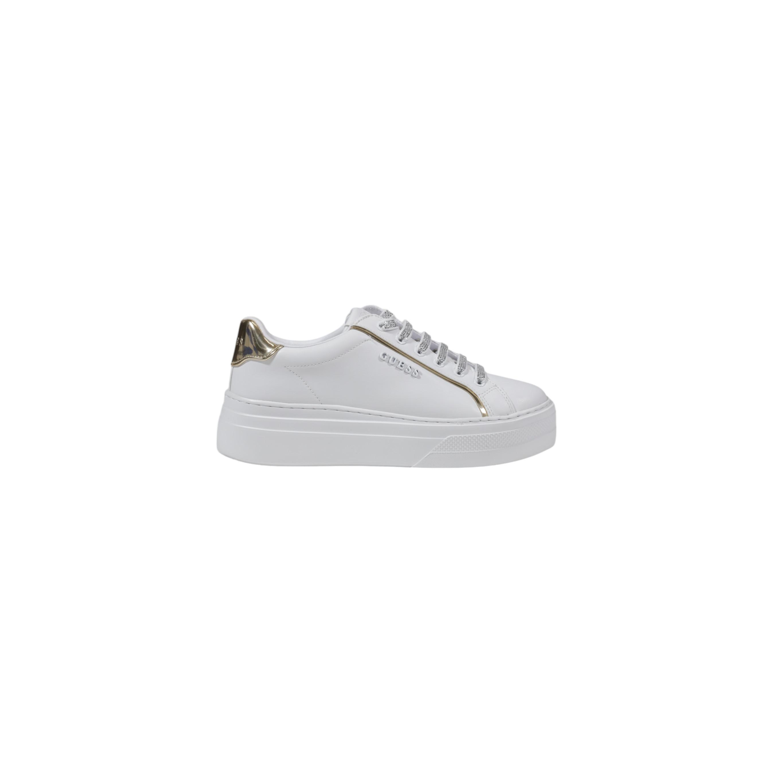Снимка на Дамски маратонки GUESS