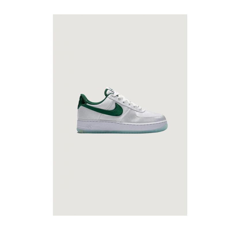 Снимка на Дамски маратонки NIKE 