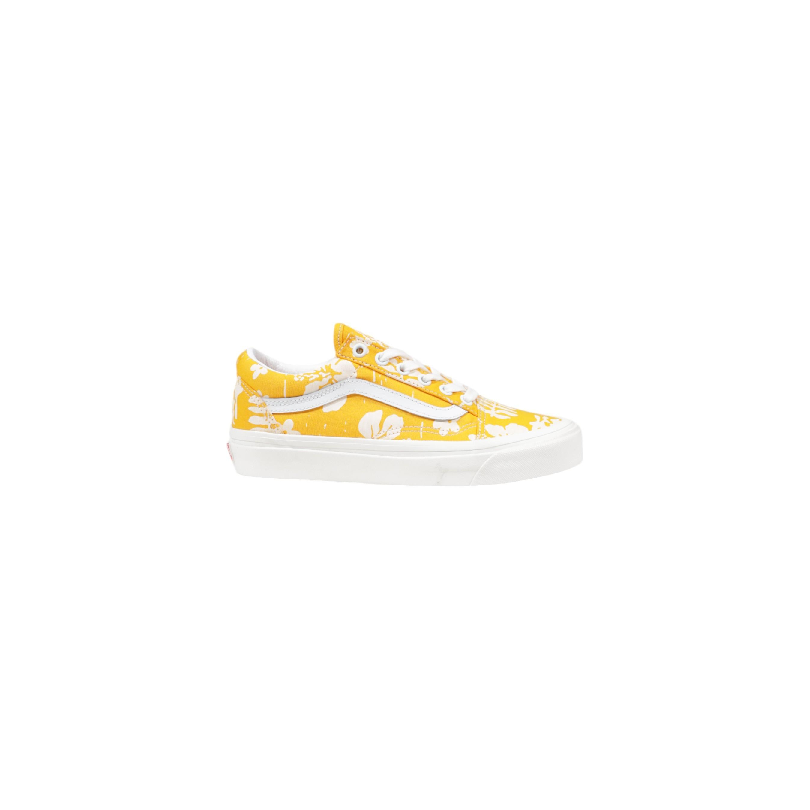 Снимка на Дамски маратонки VANS