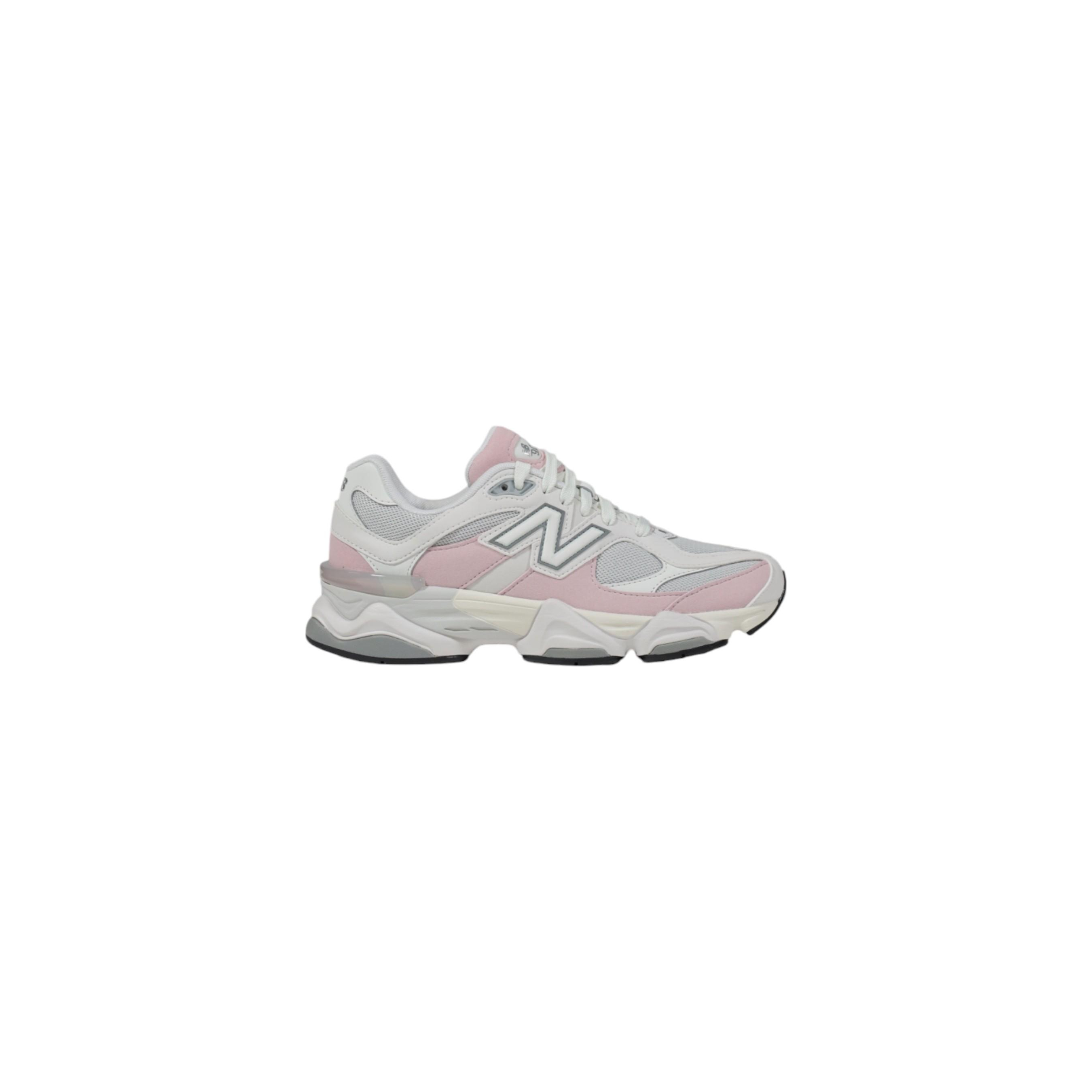 Снимка на Дамски обувки NEW BALANCE