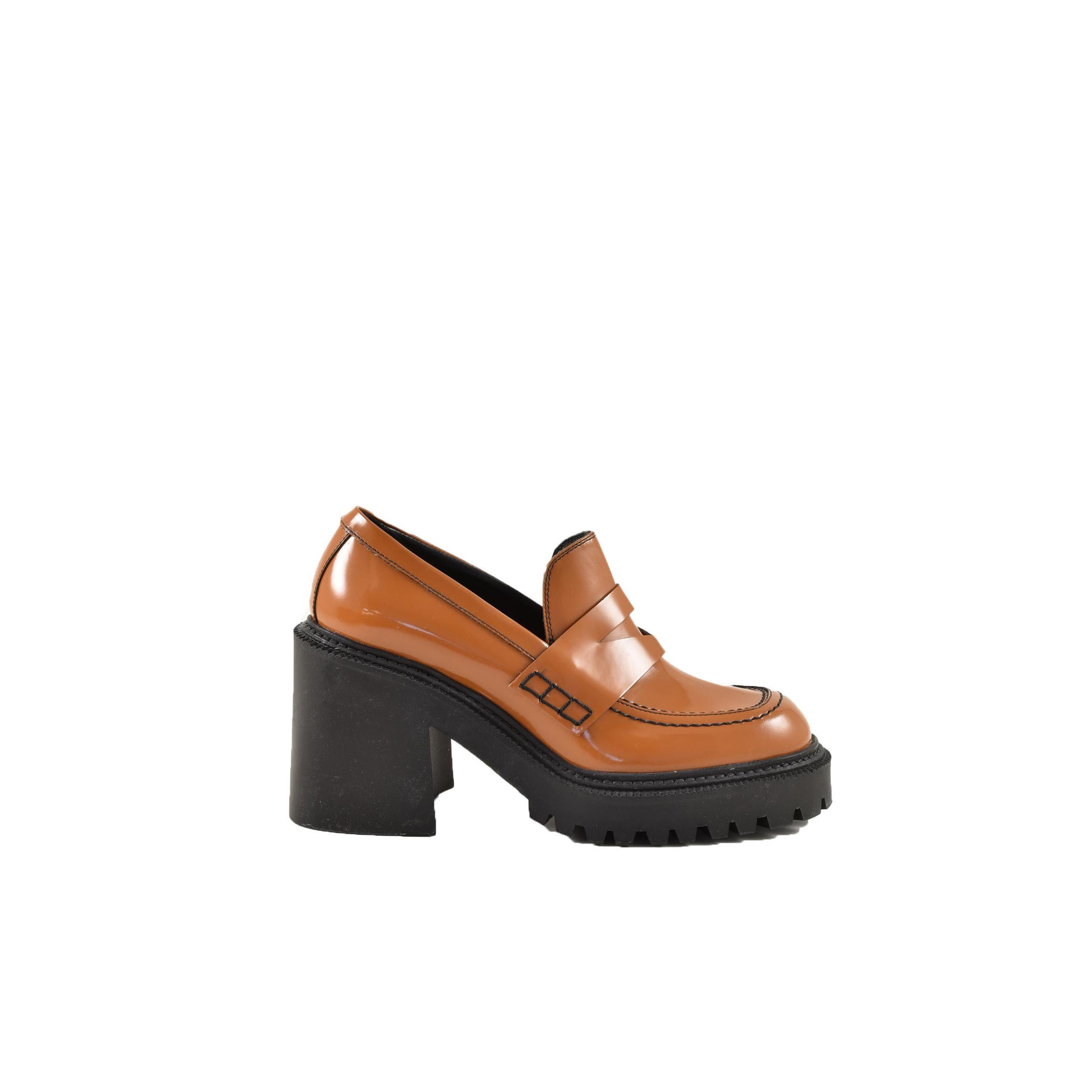 Снимка на Дамски обувки VIC MATIE