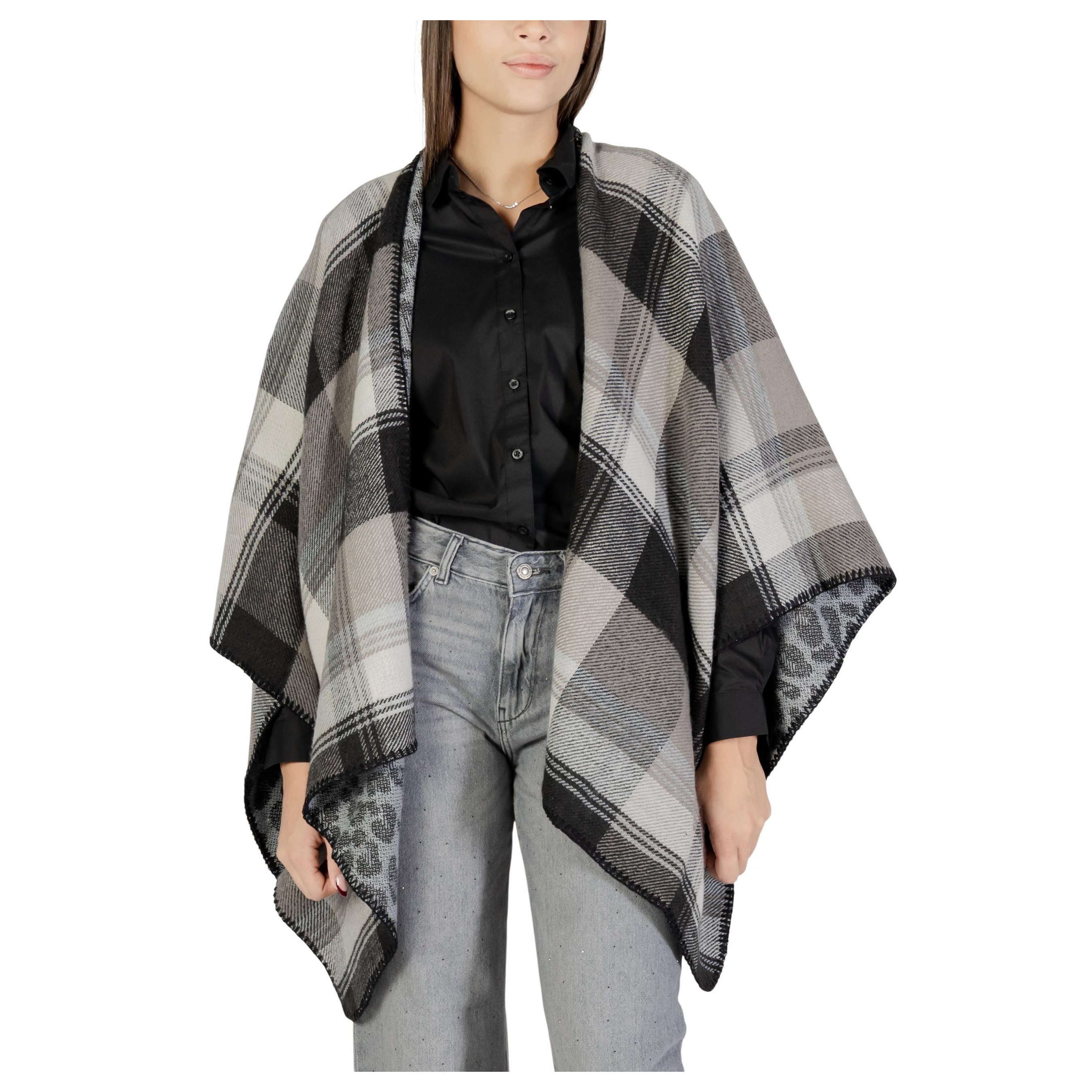 Снимка на Дамски шал PIECES