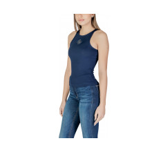 Снимка  на Дамски топ GUESS 