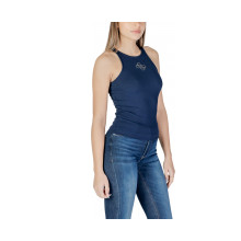 Снимка  на Дамски топ GUESS 