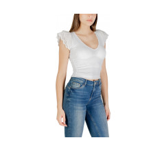 Снимка  на Дамски топ GUESS 