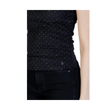 Снимка  на Дамски топ GUESS 