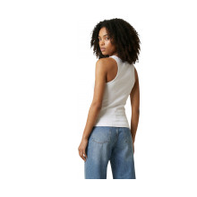 Снимка  на Дамски топ GUESS 