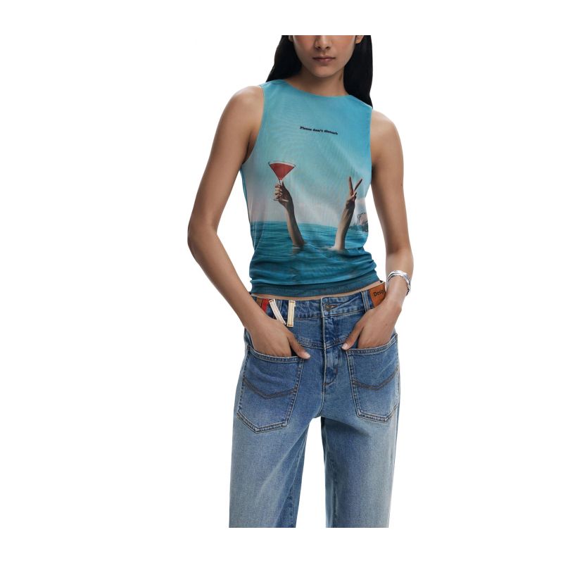 Снимка на Дамски топ DESIGUAL 