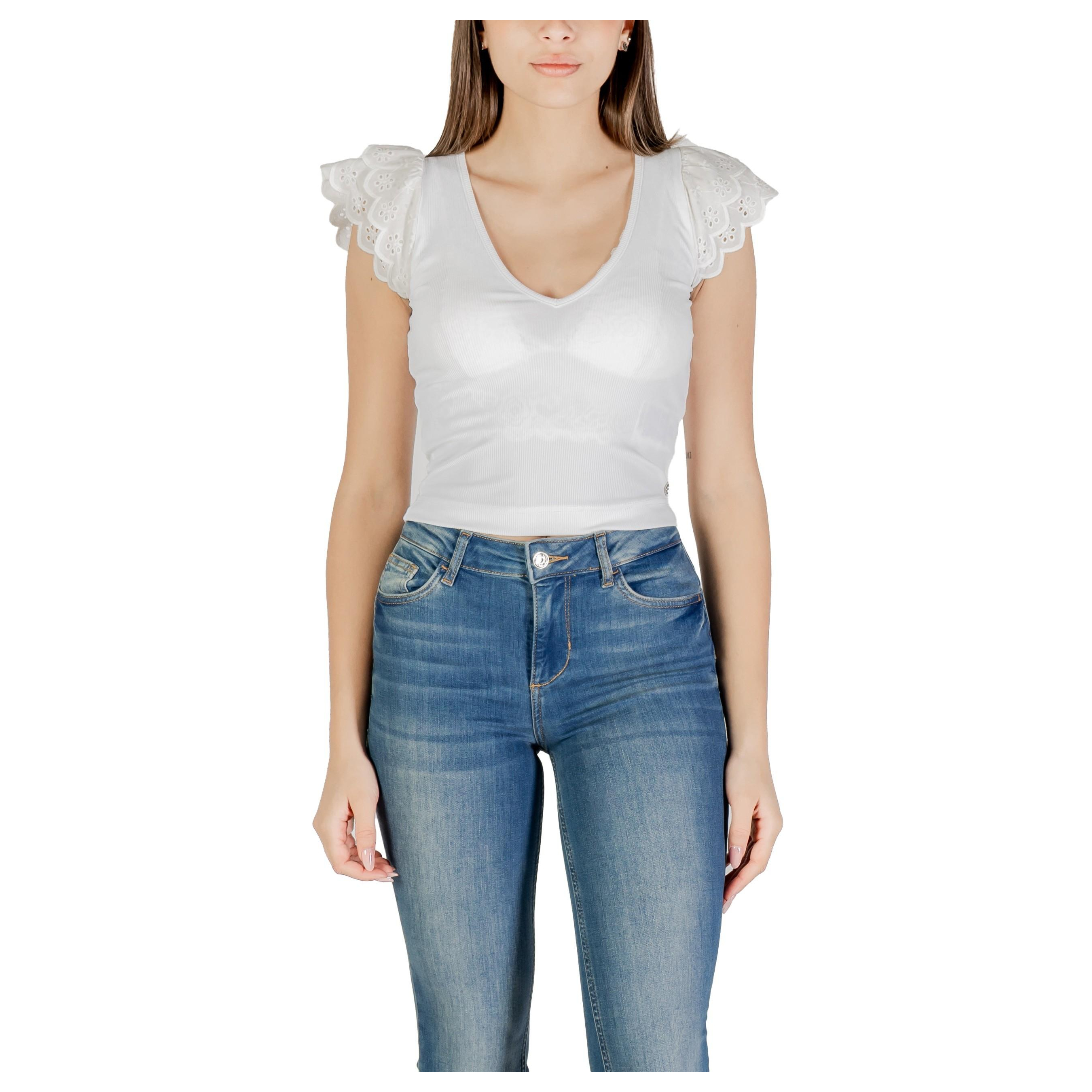 Снимка на Дамски топ GUESS