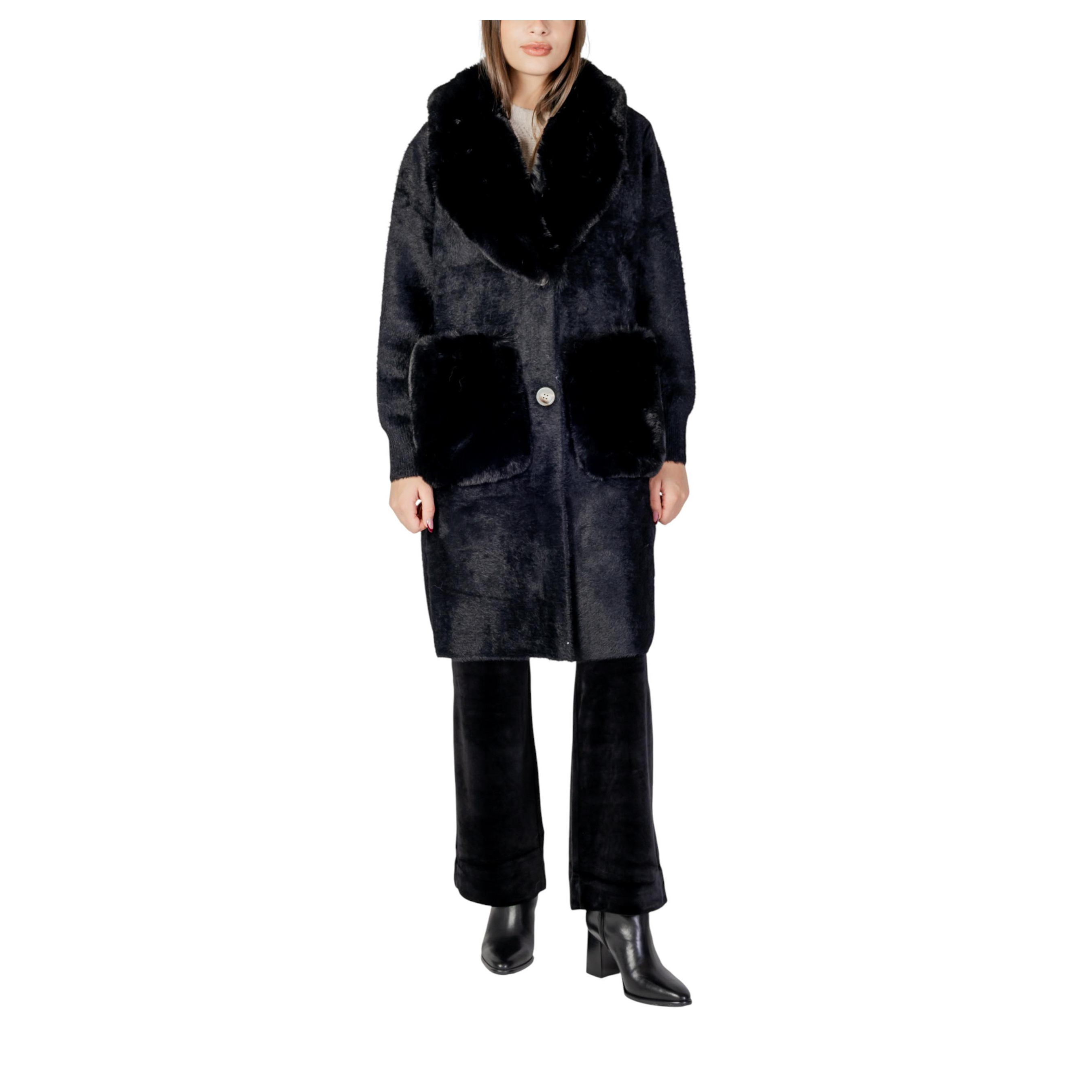 Снимка на Дамско палто AYFEE