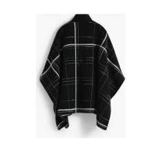 Снимка  на Дамско пончо черно DESIGUAL 