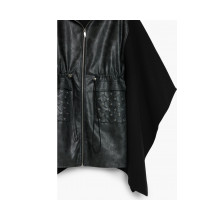 Снимка  на Дамско пончо черно DESIGUAL 