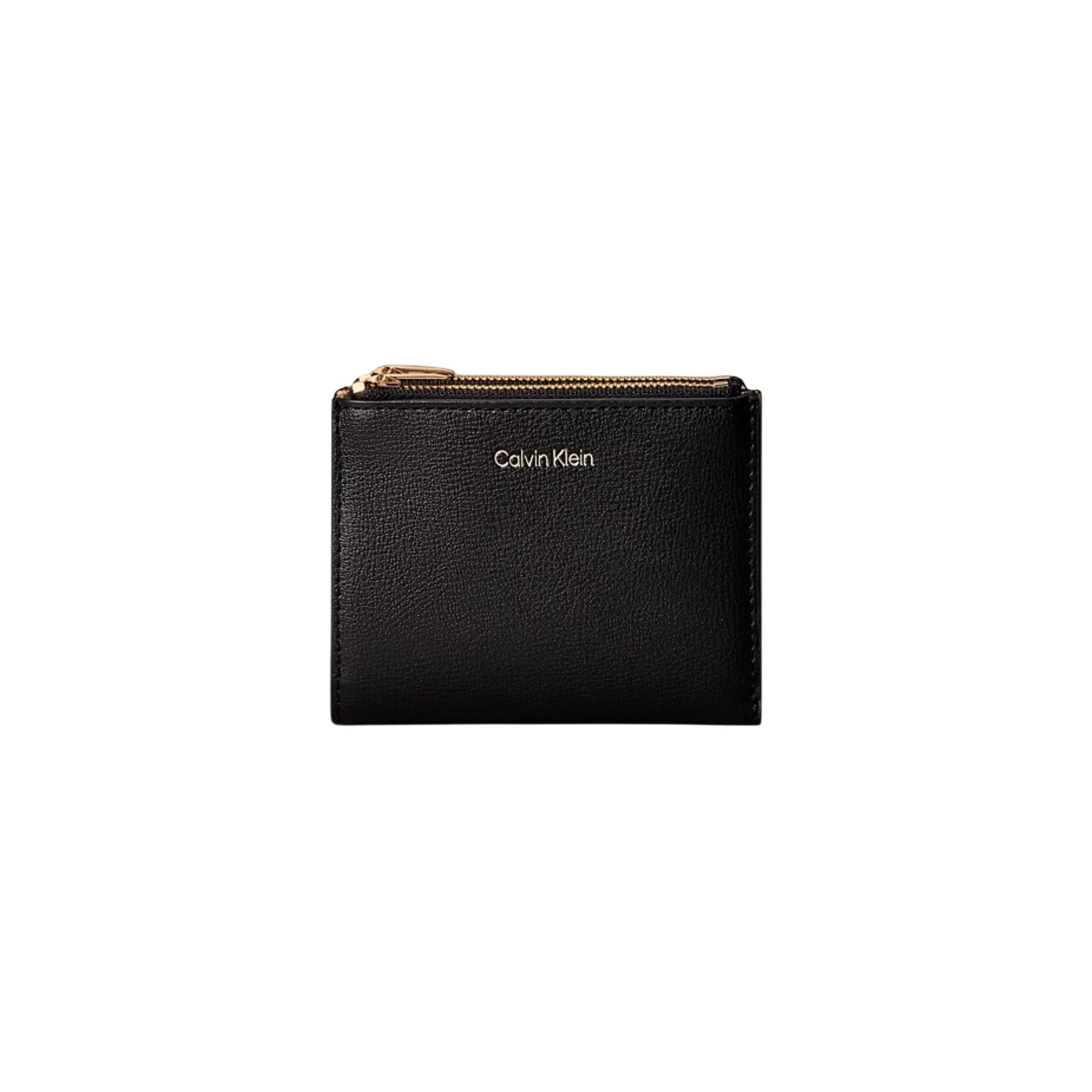 Снимка на Дамско портмоне CALVIN KLEIN