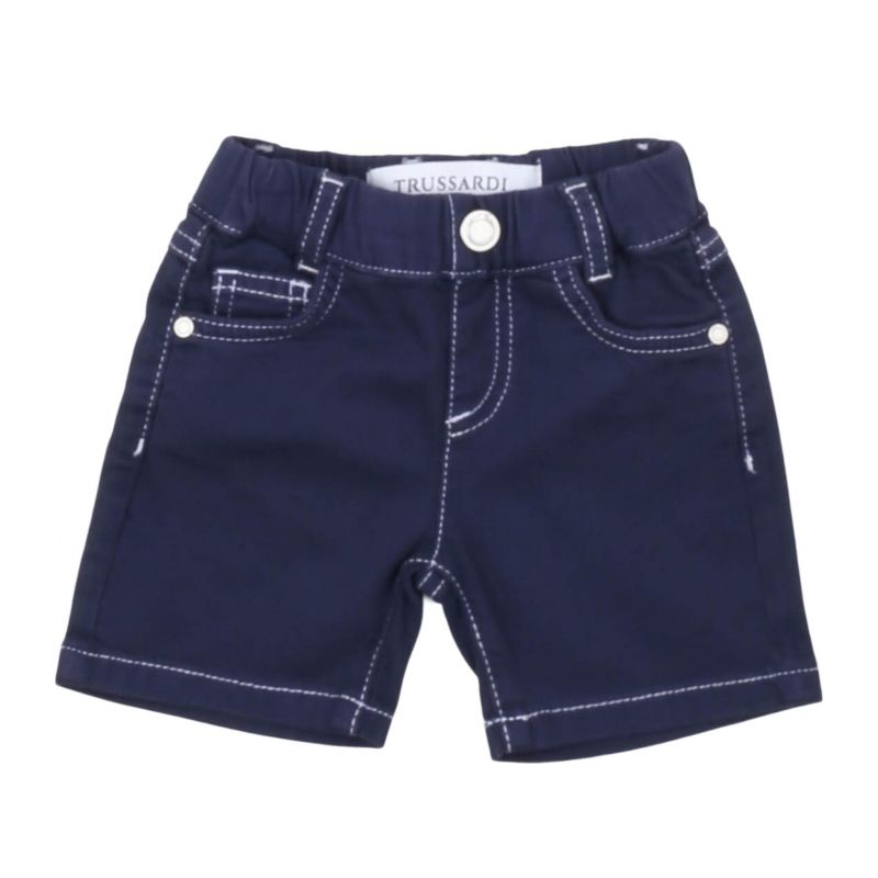 Къси панталони момче