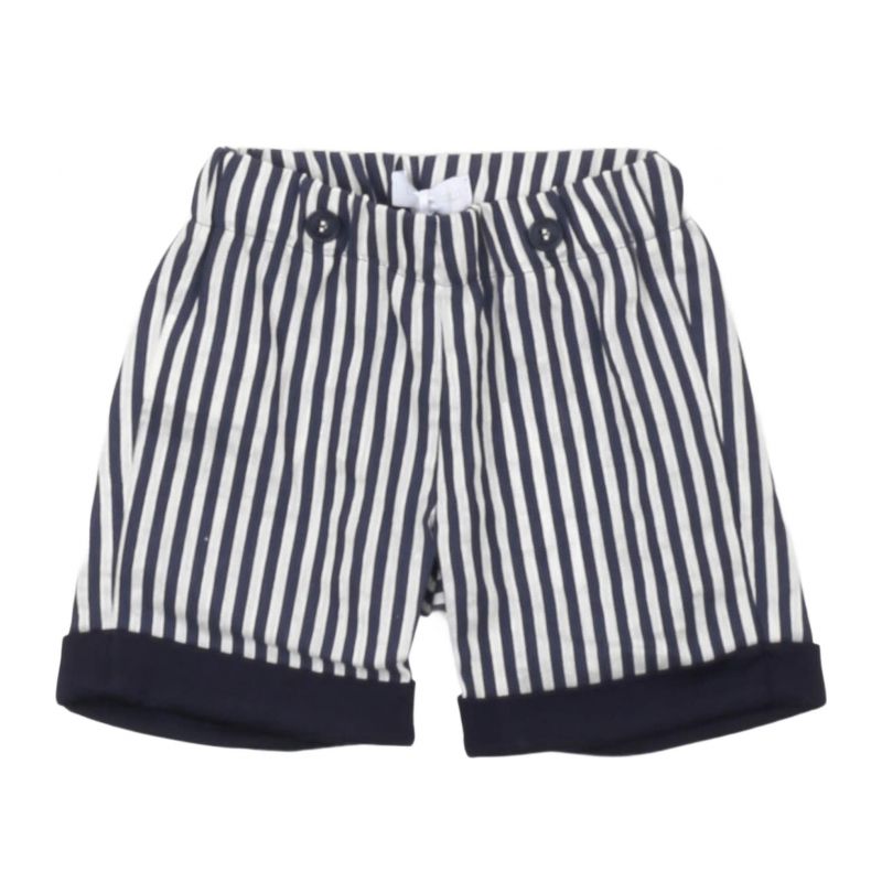 Къси панталони момче