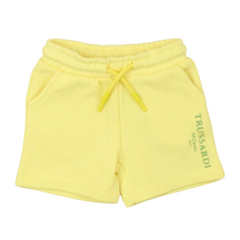 Къси панталони момче