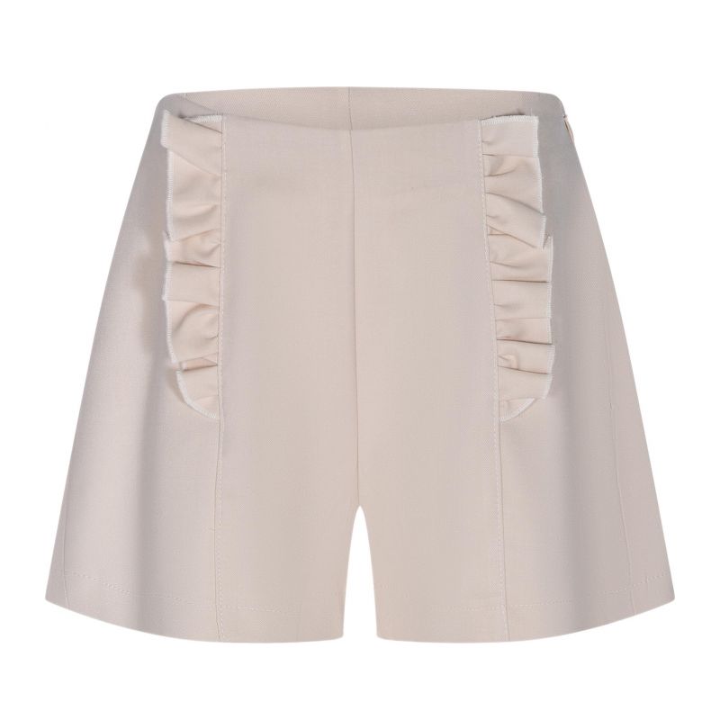 Къси панталони момиче