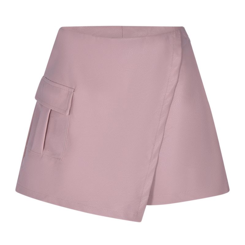 Къси панталони момиче