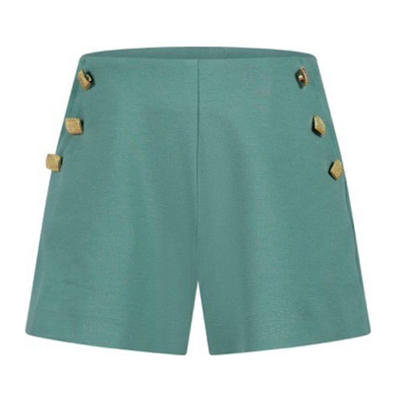 Къси панталони момиче