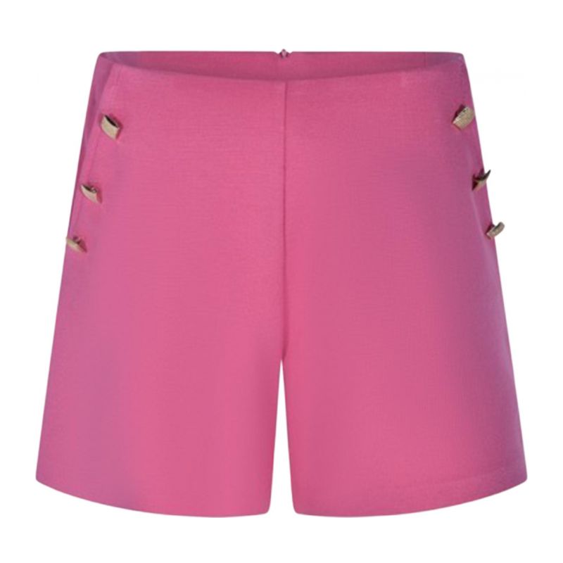 Къси панталони момиче