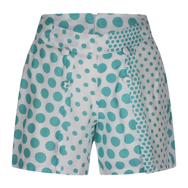 Къси панталони момиче