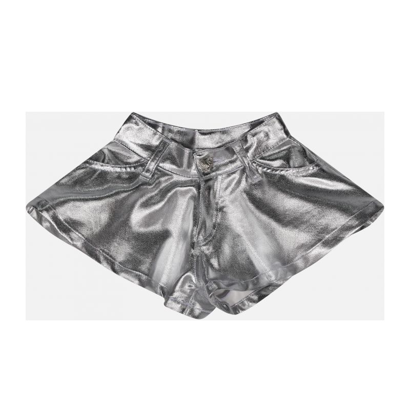 Къси панталони момиче