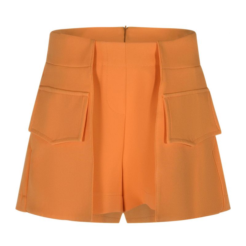 Къси панталони момиче