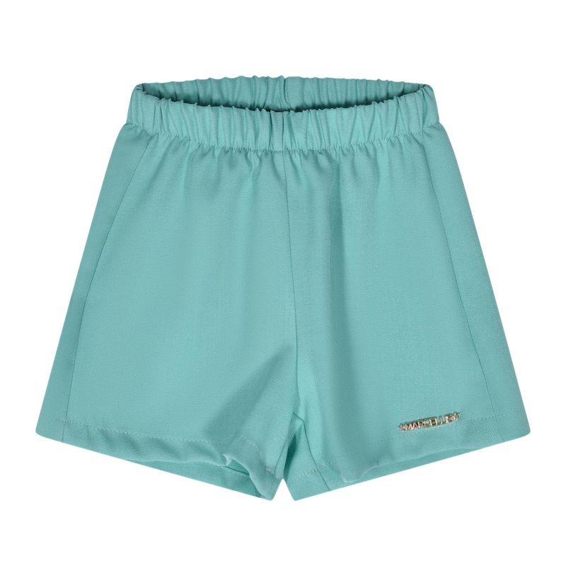 Къси панталони момиче