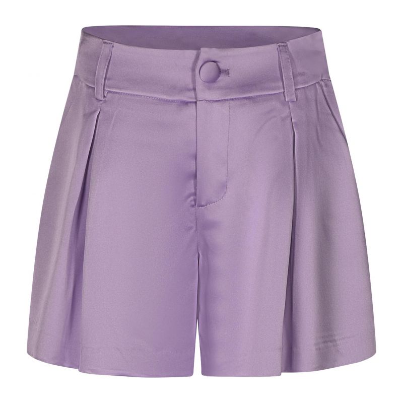 Къси панталони момиче