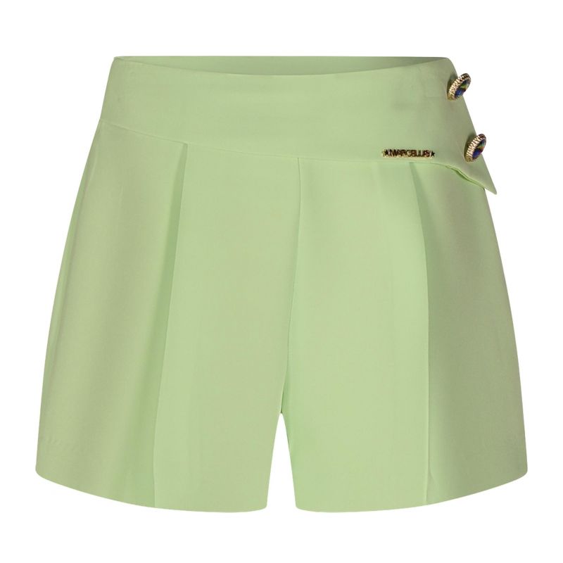 Къси панталони момиче