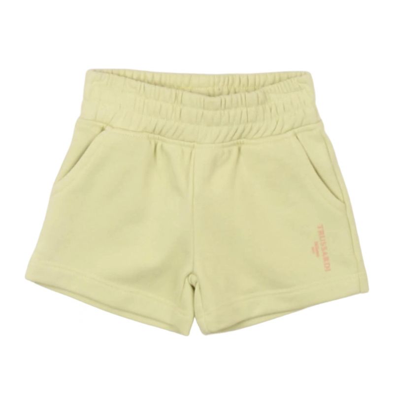 Къси панталони момиче