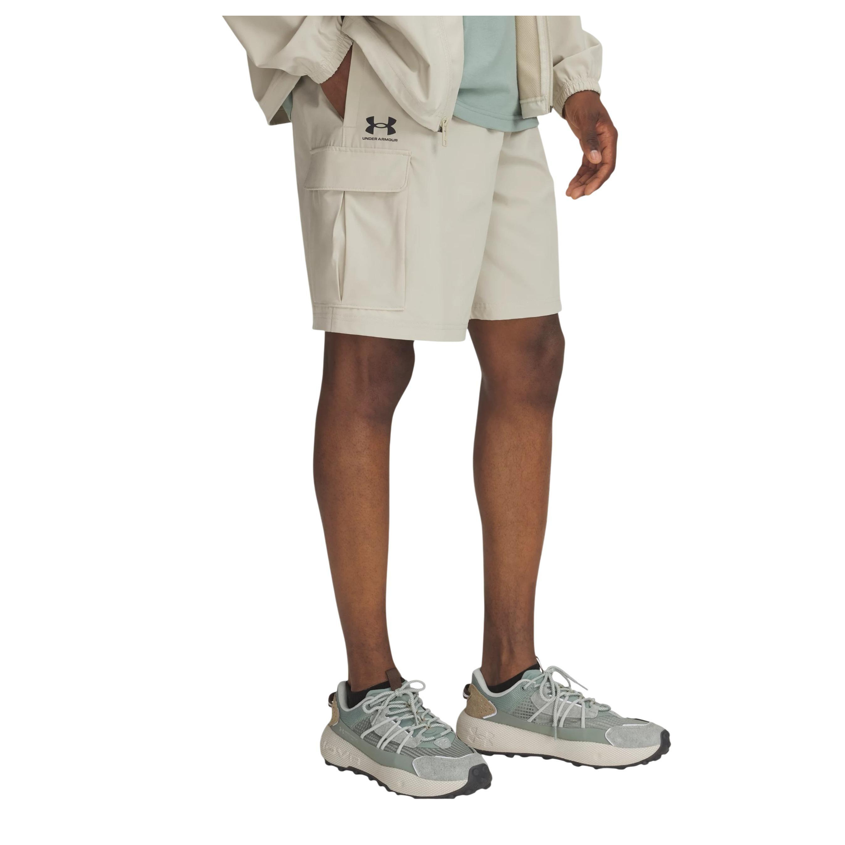 Снимка на Мъжки къси панталони UNDER ARMOUR