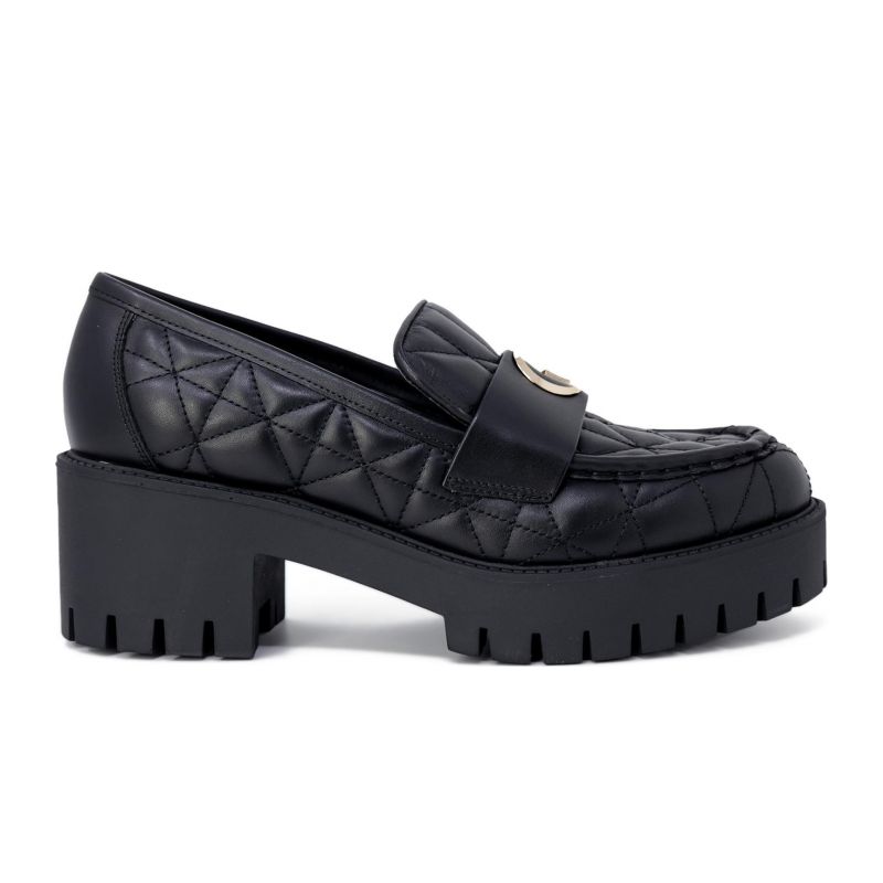 Дамски равни обувки GUESS 457633